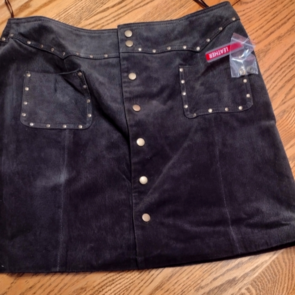 Lined leather skirt